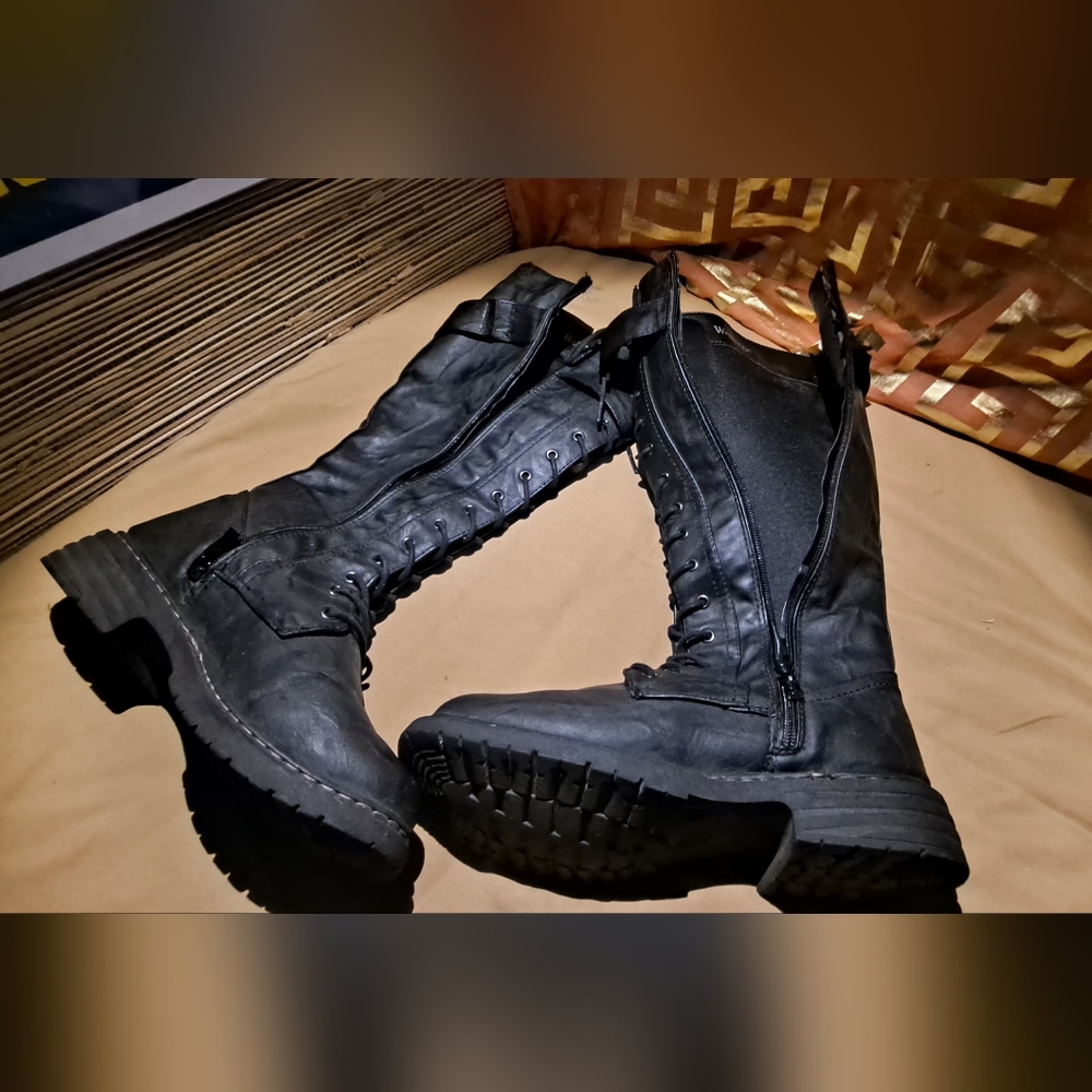 8 Wanted Boots